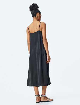 Düz Kesim İnce Askılı Uzun Elbise