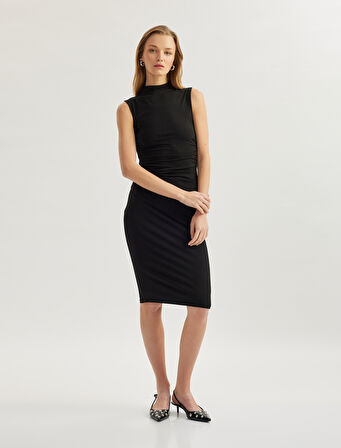 Hafif Dik Yaka Kolsuz Drapeli Slim Fit Midi Kalem Elbise