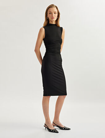 Hafif Dik Yaka Kolsuz Drapeli Slim Fit Midi Kalem Elbise