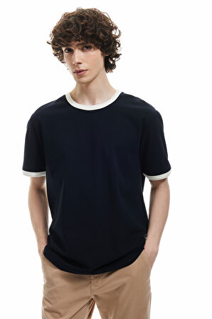 Kısa Kollu Waffle Dokulu Regular Fit Basic Yarım Fermuarlı Tişört