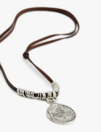 Charm Detaylı Kolye