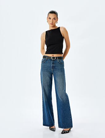 Slim Fit Kayık Yaka Kolsuz Tişört