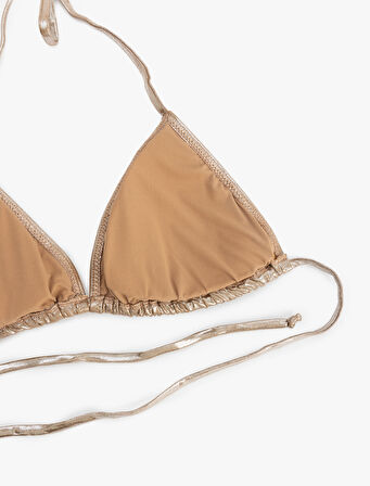Astarlı Pedli Parlak İpli Üçgen Bikini Üstü