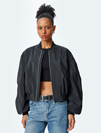 Arkası Drape Detaylı Kolej Yaka Parlak Crop Bomber Ceket