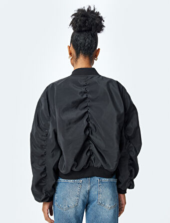 Arkası Drape Detaylı Kolej Yaka Parlak Crop Bomber Ceket