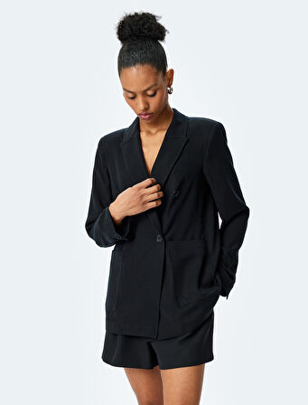 Uzun Kollu Düğmeli Cepli Kruvaze Oversize Blazer Ceket