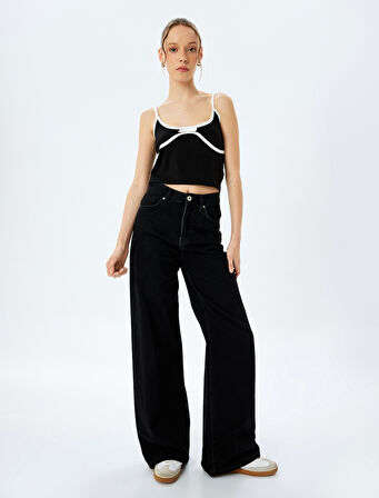 Dikiş Detaylı Fiyonklu Slim Fit Askılı Crop Üst