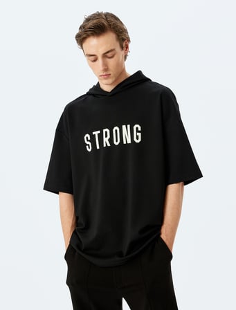Kapşonlu İşlemeli Şardonlu Kısa Kollu Oversize Spor Sweatshirt