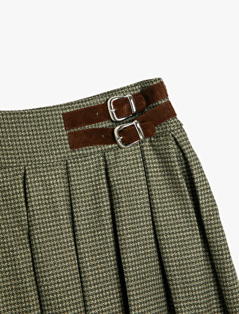 Pileli Etek Kemer Detaylı Viskon Karışımlı