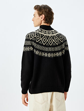 Dik Yaka Desenli Kışlık Triko Kazak