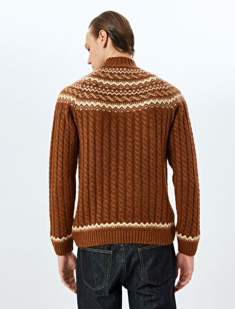 Balıkçı Yaka Dokulu Desenli Triko Kazak