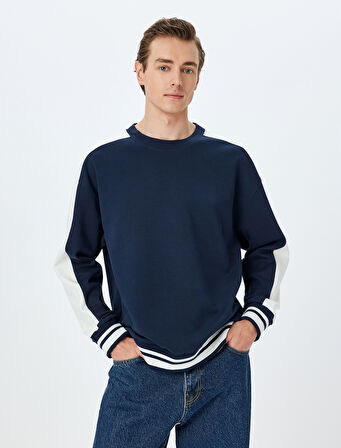 Kontrast Detaylı Bisiklet Yaka Oversize Sweatshirt