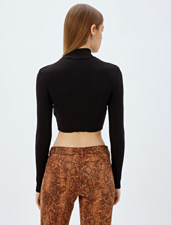 Koton X Zeynep Bastık - Boğazlı Triko Crop Kazak Uzun Kollu Slim Fit