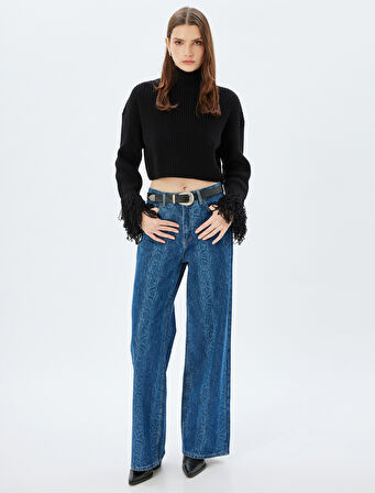 Koton X Zeynep Bastık - Püsküllü Crop Triko Kazak Balıkçı Yaka Uzun Kollu