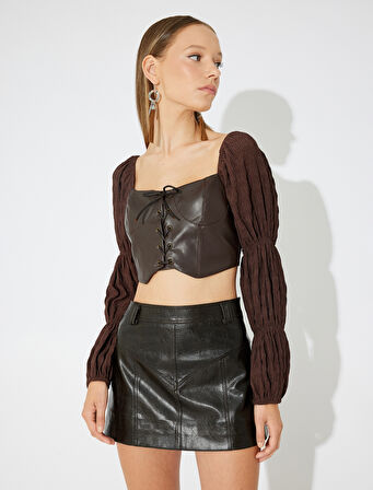 Koton X Zeynep Bastık - Suni Deri Crop Bluz Dokulu Balon Uzun Kol Kalp Yaka Bağlamalı Slim Fit