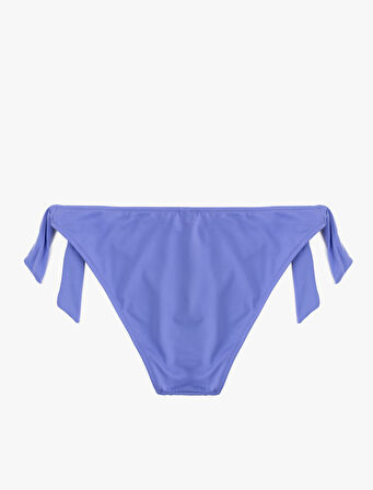 Astarlı Fiyonklu Yanları Bağlama Detaylı Bikini Altı