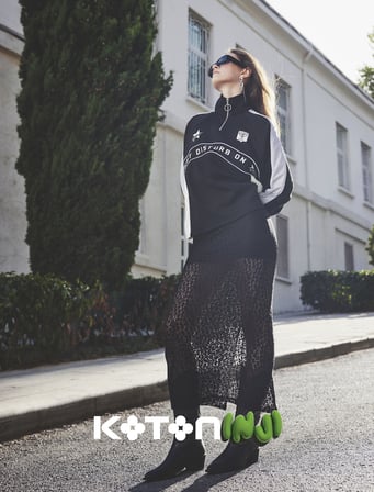  Şardonlu Yarım Fermuarlı Sloganlı Renk Bloklu Rahat Kalıp Sweatshirt