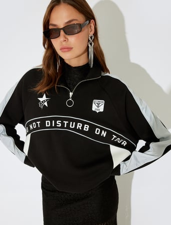  Şardonlu Yarım Fermuarlı Sloganlı Renk Bloklu Rahat Kalıp Sweatshirt