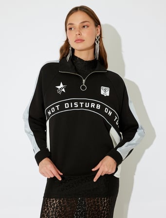  Şardonlu Yarım Fermuarlı Sloganlı Renk Bloklu Rahat Kalıp Sweatshirt