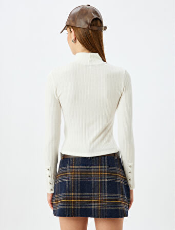 Koton X Sima Tarkan - Düğme Detaylı Uzun Kollu Dik Yaka Slim Fit Tişört