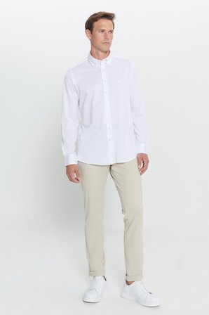 Slim Fit Dar Kesim Düğmeli Yaka Gömlek