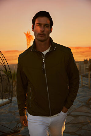 Standart Fit Normal Kesim Dik Yaka Mont