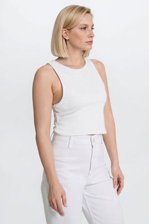 Standart Fit Normal Kesim Bisiklet Yaka Crop Body