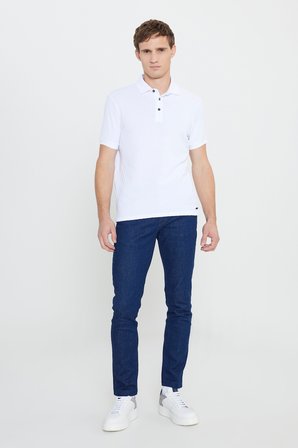 Slim Fit Dar Kesim Polo Yaka Jakarlı Tişört