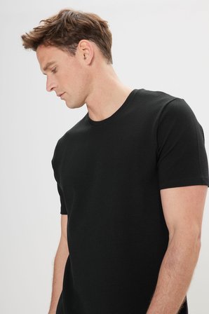Slim Fit Bisiklet Yaka Kısa Kollu Yumuşak Tuşeli Basic Tişört