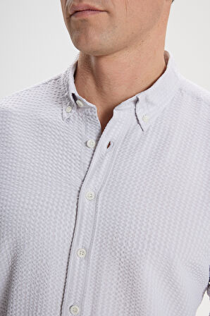 Slim Fit Dar Kesim Keten Görünümlü Gofre Desenli Düğmeli Yaka Gömlek