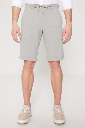 Slim Fit Dar Kesim Beli Bağlamalı Gofre Desenli Yan Cepli Şort