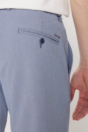 Slim Fit Dar Kesim Yan Cepli Gofre Desenli Şort