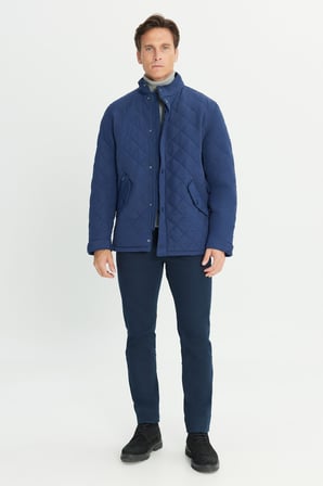 Standart Fit Normal Kesim Dik Yaka Kapitone Desenli Overcoat