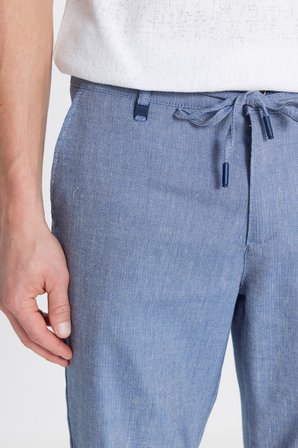 Slim Fit Dar Kesim Yan Cepli Gofre Desenli Şort