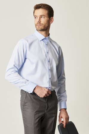 Ütü Gerektirmeyen Non-Iron Comfort Fit Geniş Kesim %100 Pamuk Klasik Yaka Gömlek