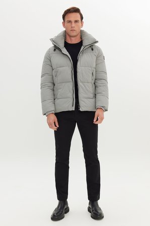 Standart Fit Normal Kesim Fermuarlı Yan Cepli  Mont