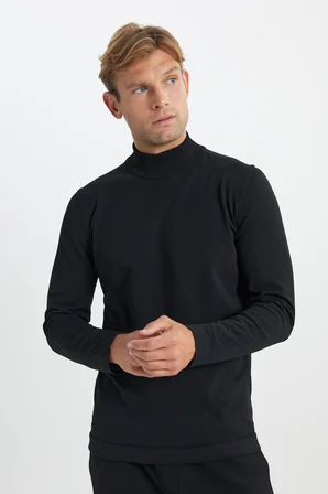 Standart Fit Normal Kesim Yarım Balıkçı Yaka Triko Kazak