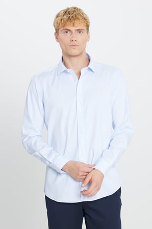 Ütü Gerektirmeyen %100 Pamuk Slim Fit Klasik Yaka Gömlek