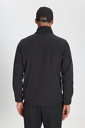 Softshell Standart Fit Normal Kesim Dik Yaka Fermuarlı Yan Cepli Mont