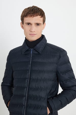 Standart Fit Normal Kesim Gömlek Yaka Fermuarlı Yan Cepli Kapitone Desenli Şişme Mont