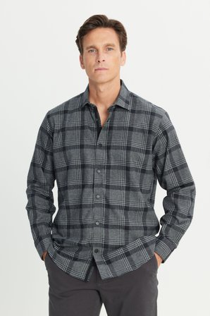 Pamuklu Flanel Comfort Fit Rahat Kesim Klasik Yaka Ekose Desenli Gömlek