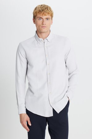 Pamuklu Slim Fit Dar Kesim Düğmeli Yaka Armürlü Gömlek