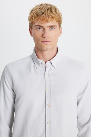 Pamuklu Slim Fit Dar Kesim Düğmeli Yaka Armürlü Gömlek