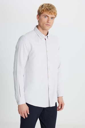 Pamuklu Slim Fit Dar Kesim Düğmeli Yaka Armürlü Gömlek