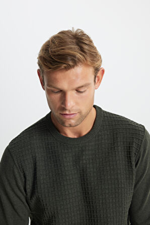 Pamuklu Standart Fit Normal Kesim Bisiklet Yaka Jakarlı Triko Kazak