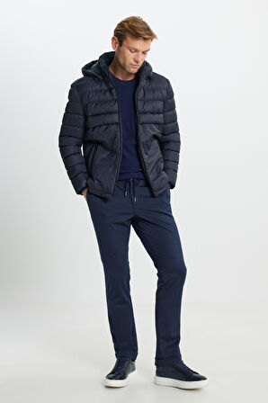 Standart Fit Normal Kesim Çıkma Kapüşon Dik Yaka Yan Cepli Mont