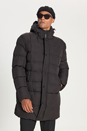 Standart Fit Normal Kesim Kapüşonlu Dik Yaka Yan Cepli Kaban