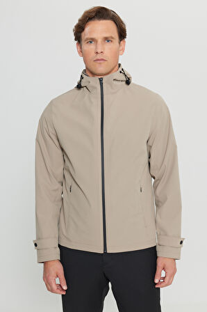 Softshell Standart Fit Normal Kesim Kapüşonlu Cepli Mont