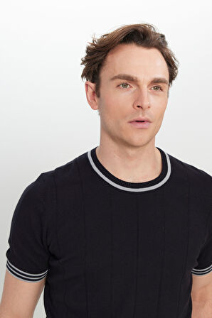 %100 Pamuk Standart Fit Normal Kesim Bisiklet Yaka Triko Tişört