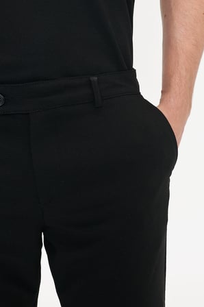 Slim Fit Dar Kesim Yan Cepli Gofre Desenli Esnek Şort